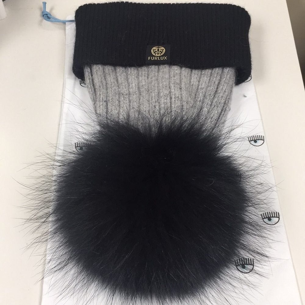 Fur Lux Real Fox PomPomCashmereWool Hat Ribbed Stretch Comfortable SoftNeverUsed